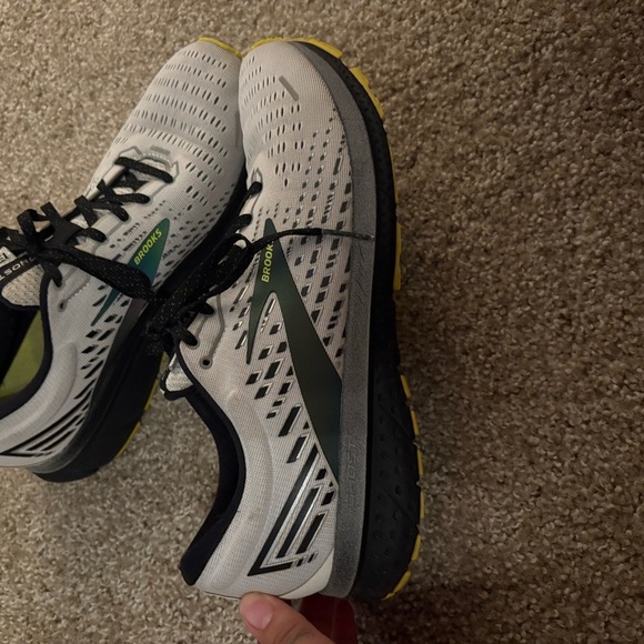 Brooks Ghost 13 Women's Running Shoes - Gray and Neon Green - Picture 6 of 9